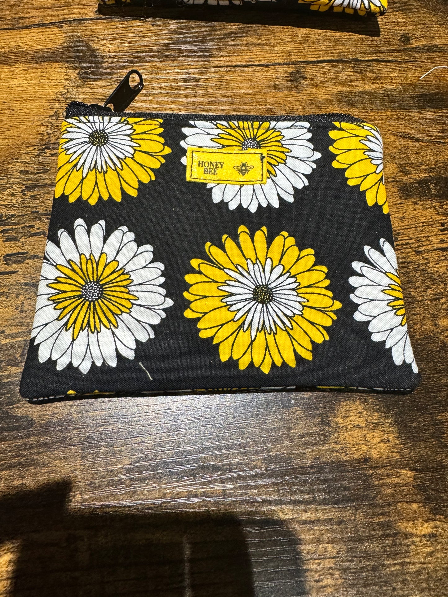 Sunny pouch